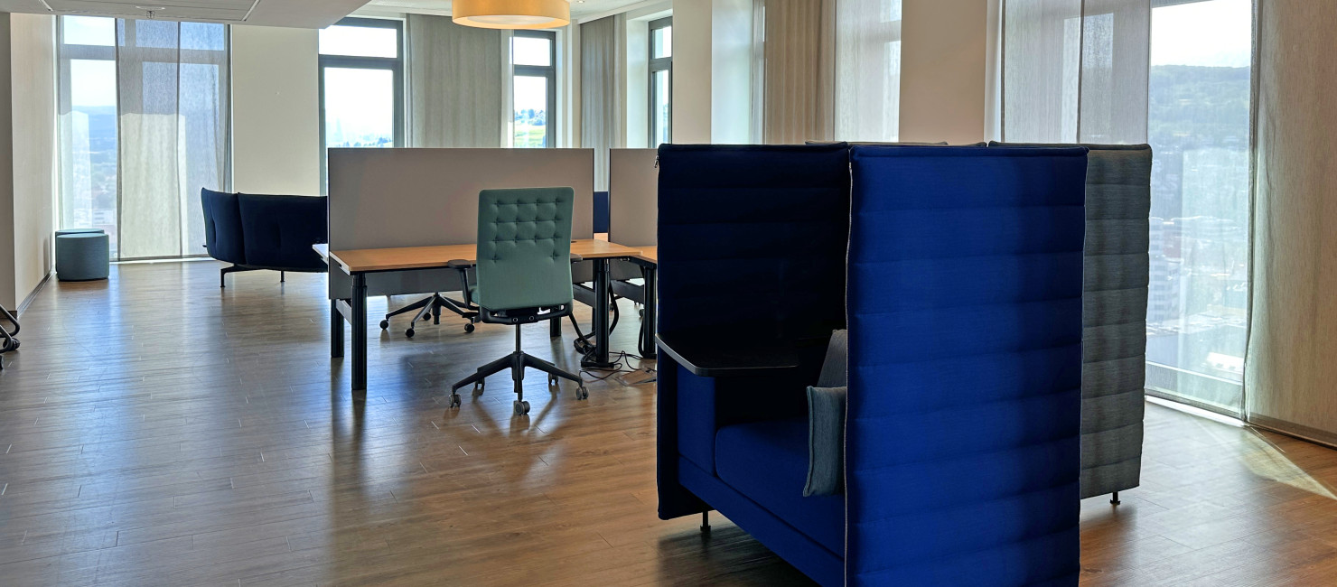 Arbeitsplätze und Kabinen